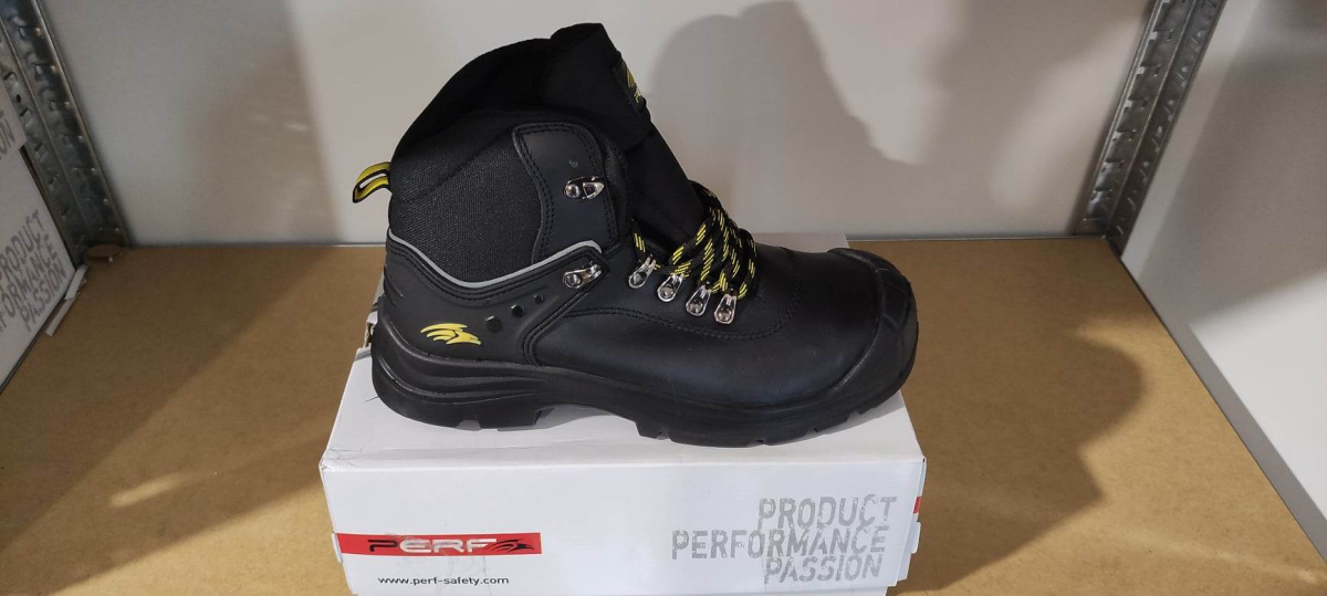 BUTY ROBOCZE BHP PERF PB1C SKÓRA S3 ROZ .40 - 46 BUTY ROBOCZE BHP PERF PB1C SKÓRA S3 ROZ .40 - 46