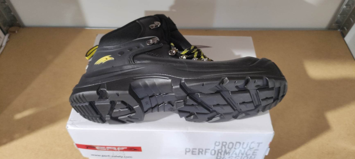 BUTY ROBOCZE BHP PERF PB1C SKÓRA S3 ROZ .40 - 46 BUTY ROBOCZE BHP PERF PB1C SKÓRA S3 ROZ .40 - 46