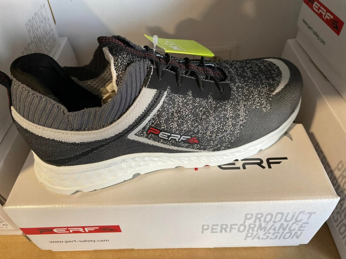BUTY ROBOCZE PERF BLADE 410 gram S1P ROZ.46 BUTY ROBOCZE PERF BLADE 410 gram S1P ROZ.46