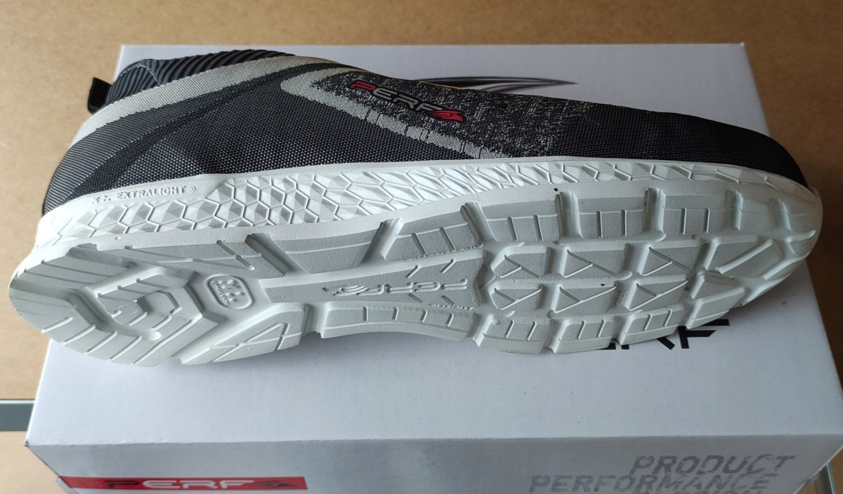 BUTY ROBOCZE PERF BLADE 410 gram S1P ROZ.46 BUTY ROBOCZE PERF BLADE 410 gram S1P ROZ.46